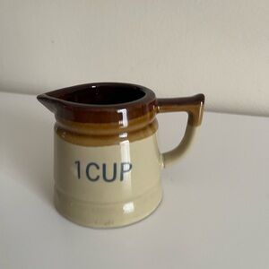 Vintage ceramic measuring cup crock style 1 cup brown